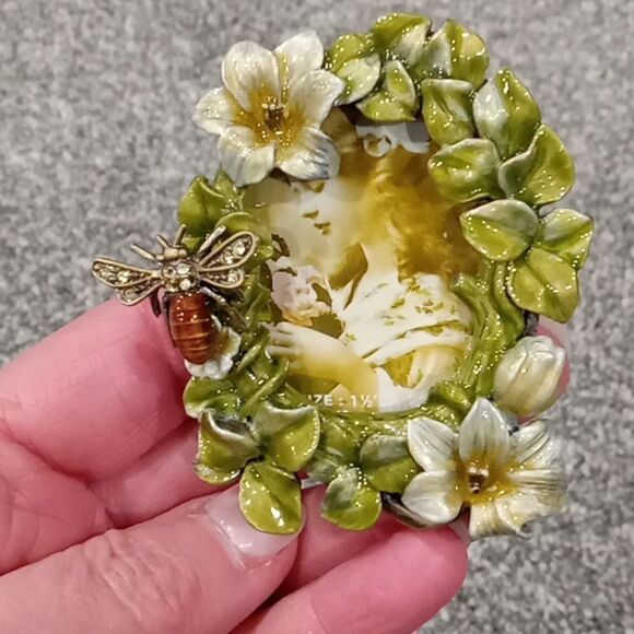 Pair of 2 Tizo design picture frames Lady Bug & Bee with Floral  Foliage NWT - Picture 5 of 6